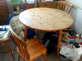 Freecycle Table 6 chairs
