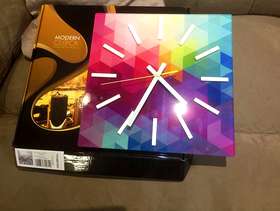 Freecycle Modern Wall Clock