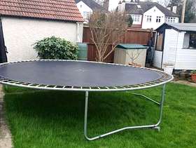 Freecycle 14 ft trampoline with ladder - max load 200kg