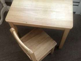 Freecycle Child’s desk and chair