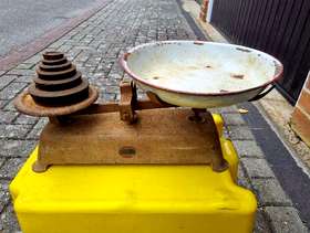 Freecycle Traditional Grocery Scales