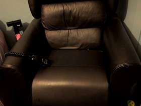 Freecycle Black electric recliner