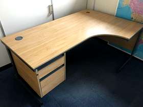 Freecycle *** Office Corner Desk with drawers (no key) - MUST ...