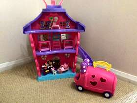 Freecycle Mickey Mouse dolls house