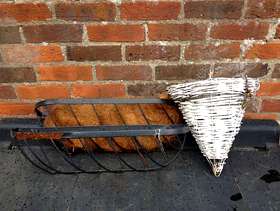 Freecycle Hanging basket, Wall baskets