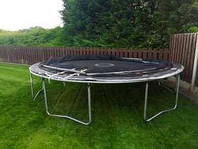 Freecycle 14ft Trampoline with enclosure, ladder & manual