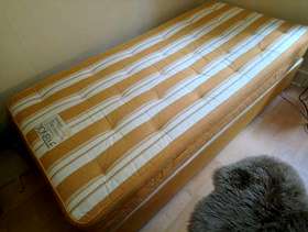 Freecycle Single bed and mattress,,, great condition