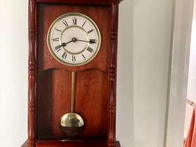Freecycle Battery run wall pendulum clock