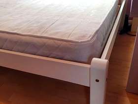 Freecycle KT16- 4ft wide small double bed & mattress
