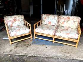 Freecycle 2 piece suite