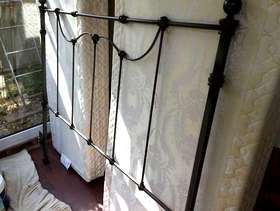 Freecycle Divan base (queen) or two singles