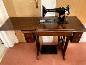 Freecycle Vintage Singer Sewing Machine