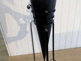 Freecycle Rustic plant/candle stand