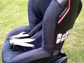 Freecycle Maxi cosi Childs car seat for 6 months to 4 ...