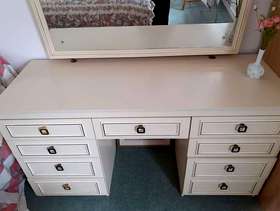 Freecycle Dressing table with mirror