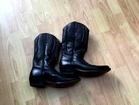 Freecycle Cowboy boots