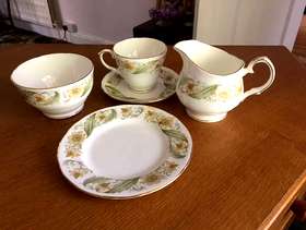 Freecycle Duchess tea service