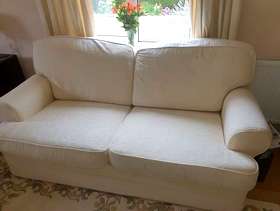 Freecycle Immaculate cream sofa and 2 matching arm chairs