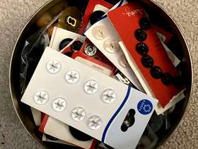 Freecycle Tin of buttons