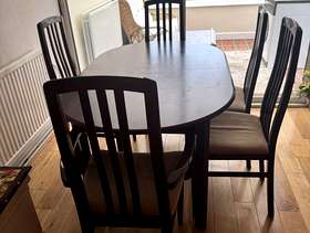 Freecycle Dining table with 5 chairs
