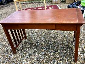 Freecycle Desk 1.35m x 0.65m