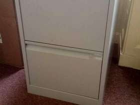 Freecycle Bisley 2 drawer metal filing cabinet