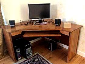 Freecycle FREE computer desk-solid oak