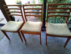 Freecycle 3 matching dining chairs