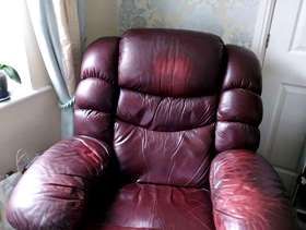 Freecycle Chair. Leather manual recliner