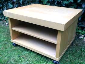 Freecycle Telly stand/small unit