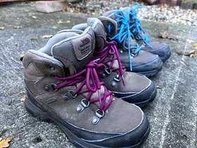 Freecycle Kid’s Trespass hiking boots