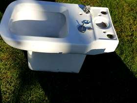 Freecycle Modern Close-coupled Toilet (No Cistern)
