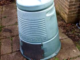 Freecycle Compost bin