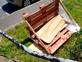 Freecycle Heavy wooden pallets