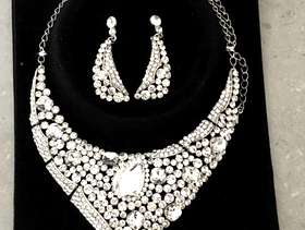 Freecycle Necklace & Earring Set New Unused