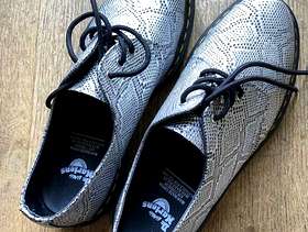 Freecycle Vegan dr martens shoes, size 6.5, silver