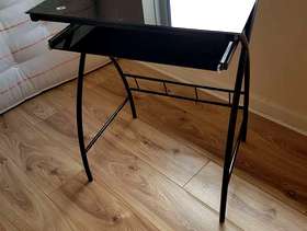 Freecycle Glass computer desk with pull out keyboard shelf