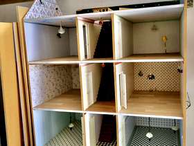 Freecycle Near-complete Dolls' House + Furniture