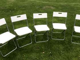 Freecycle 5 Ikea white plastic folding chairs