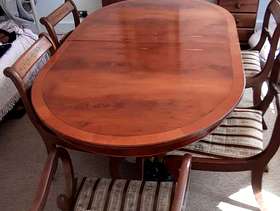 Freecycle Dining Table and 6 chairs
