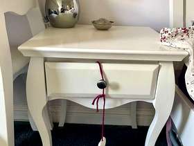 Freecycle Lovely white Schreiber bedside table