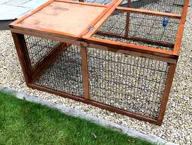 Freecycle Rabbit or guinea pig run