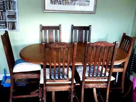 Freecycle 6-8 seater oval pine table