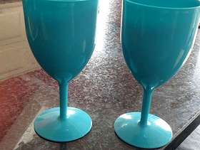 Freecycle 2 plastic wine goblets