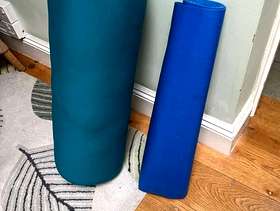 Freecycle Yoga mat and bolster