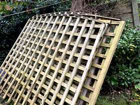 Freecycle Four garden trellis panels 6’ x 6’