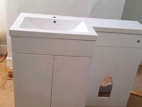 Freecycle Bathroom sink and vanity unit