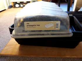 Freecycle Propagators for growing seedlings