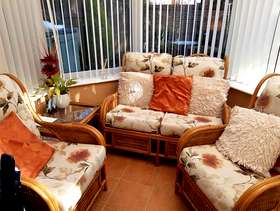 Freecycle Cottage suite with table