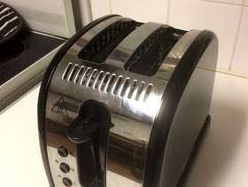 Freecycle Russell Hobbs Toaster
